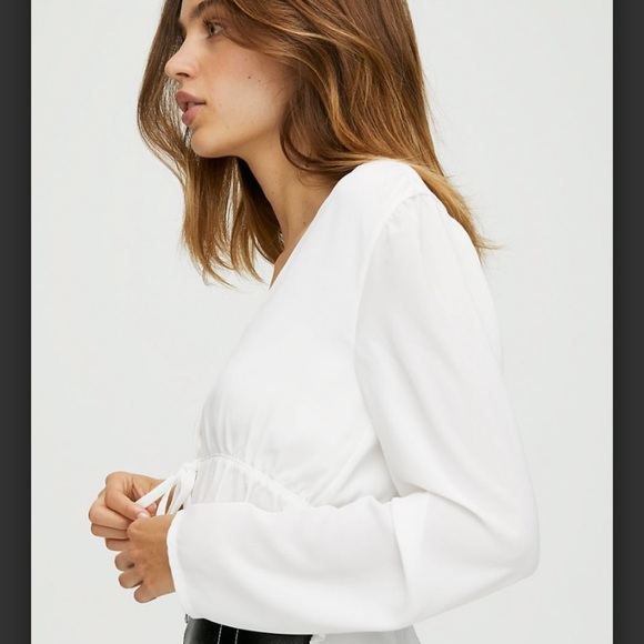 Sunday Best Tie Front Blouse - Picture 3 of 4